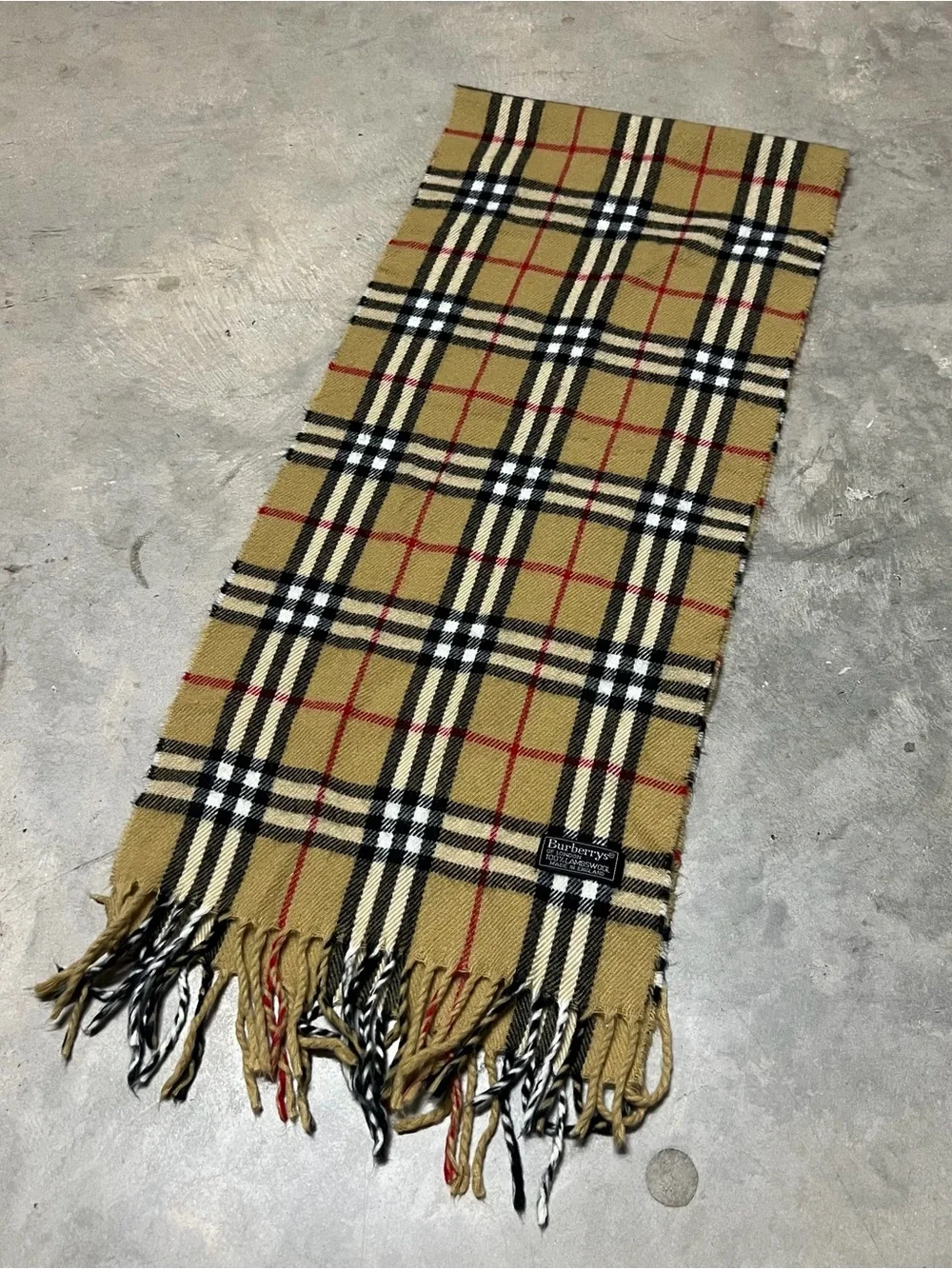 Burberry of London 100% Lambswool Nova Check Scarf 56